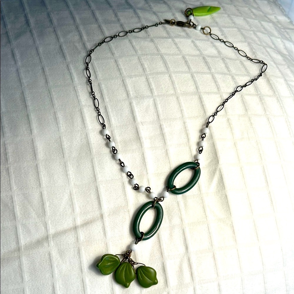 Green Leaf Pendant Necklace